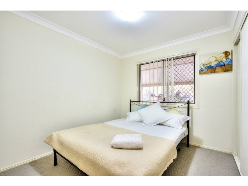 5 Silvestro Place, Edens Landing QLD 4207