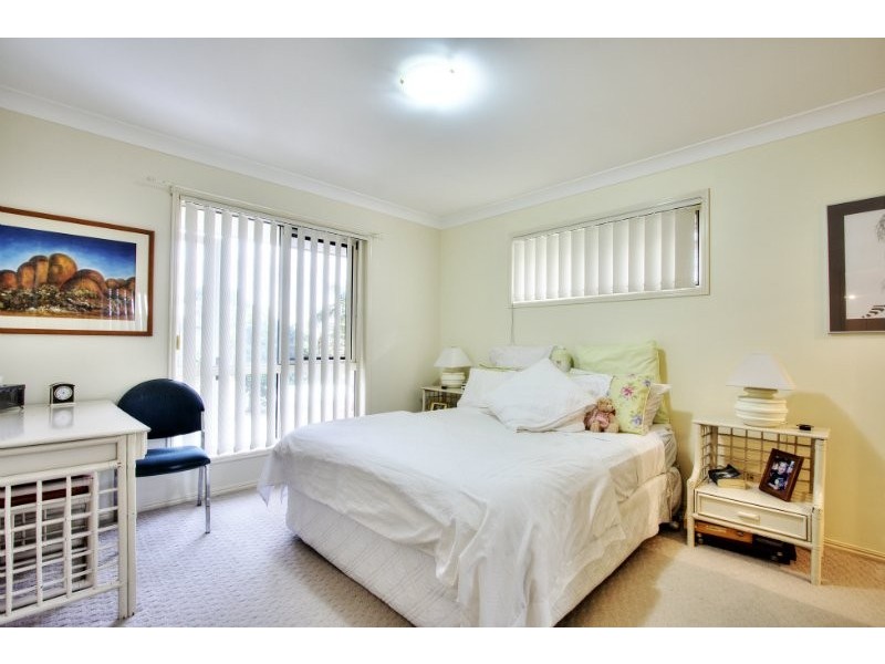 5 Silvestro Place, Edens Landing QLD 4207
