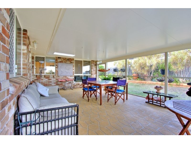 5 Silvestro Place, Edens Landing QLD 4207