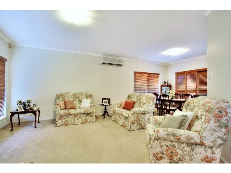 16/8 John Paul Drive, Daisy Hill QLD 4127