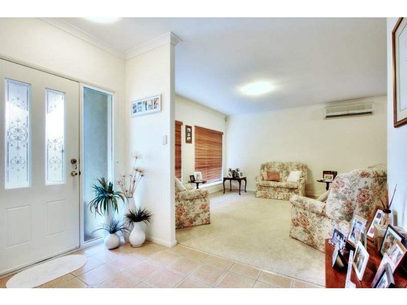16/8 John Paul Drive, Daisy Hill QLD 4127