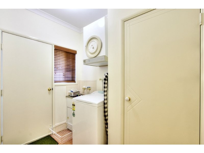 16/8 John Paul Drive, Daisy Hill QLD 4127