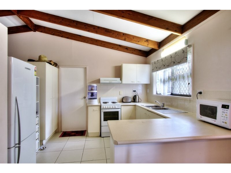 4 Merchant Court, Springwood QLD 4127