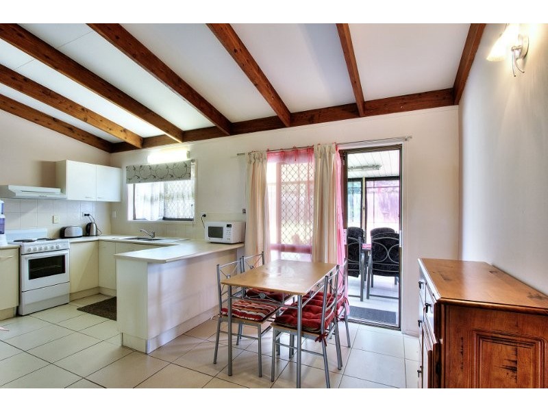 4 Merchant Court, Springwood QLD 4127
