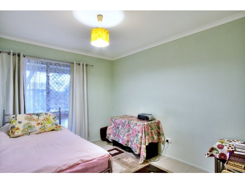 4 Merchant Court, Springwood QLD 4127