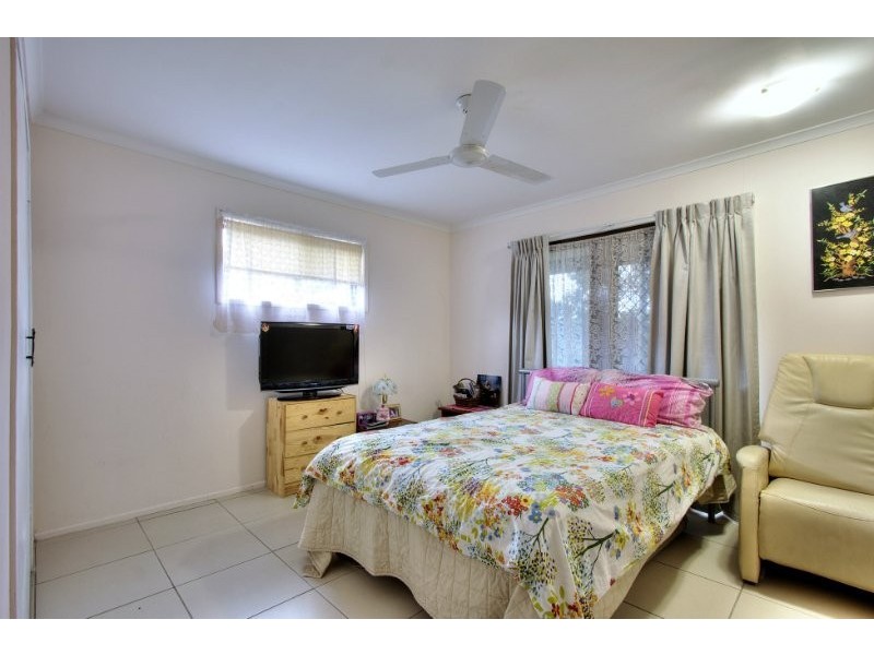 4 Merchant Court, Springwood QLD 4127