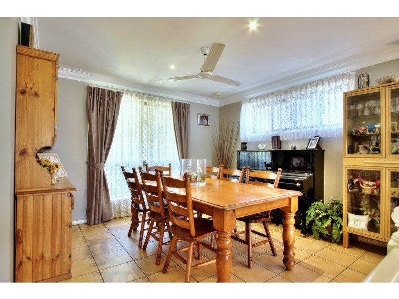 3 Benjamin Way, Windaroo QLD 4207