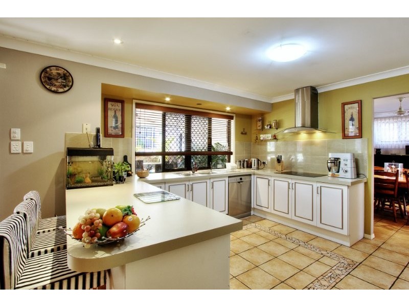 3 Benjamin Way, Windaroo QLD 4207