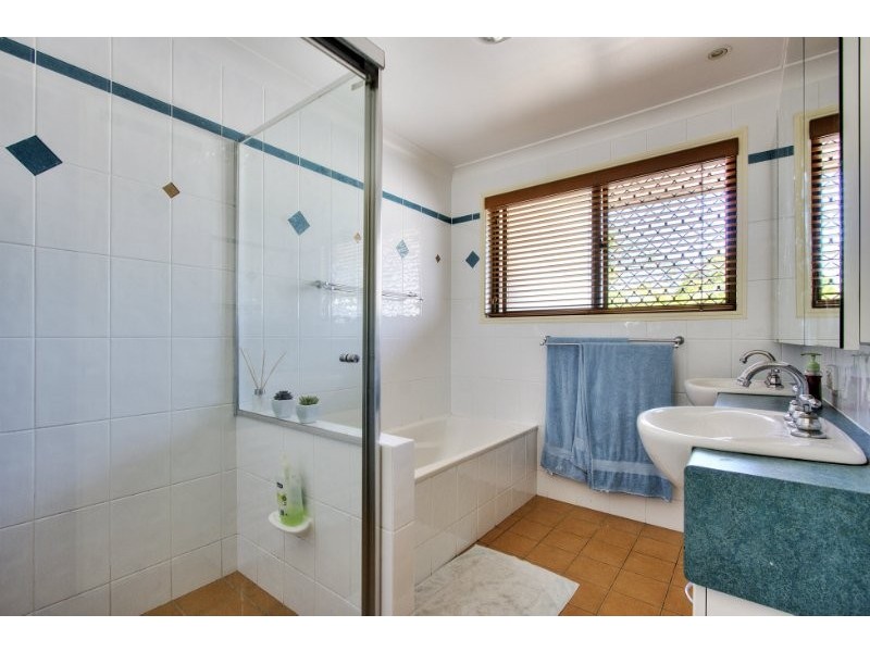 3 Benjamin Way, Windaroo QLD 4207