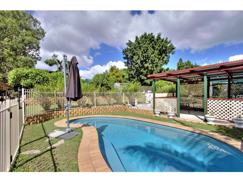 9 Avonmore Street, Edens Landing QLD 4207