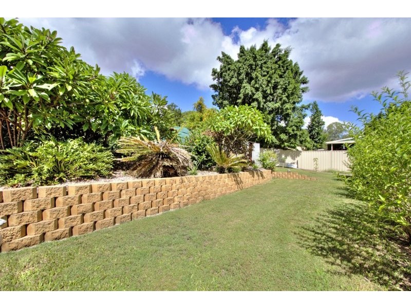 9 Avonmore Street, Edens Landing QLD 4207