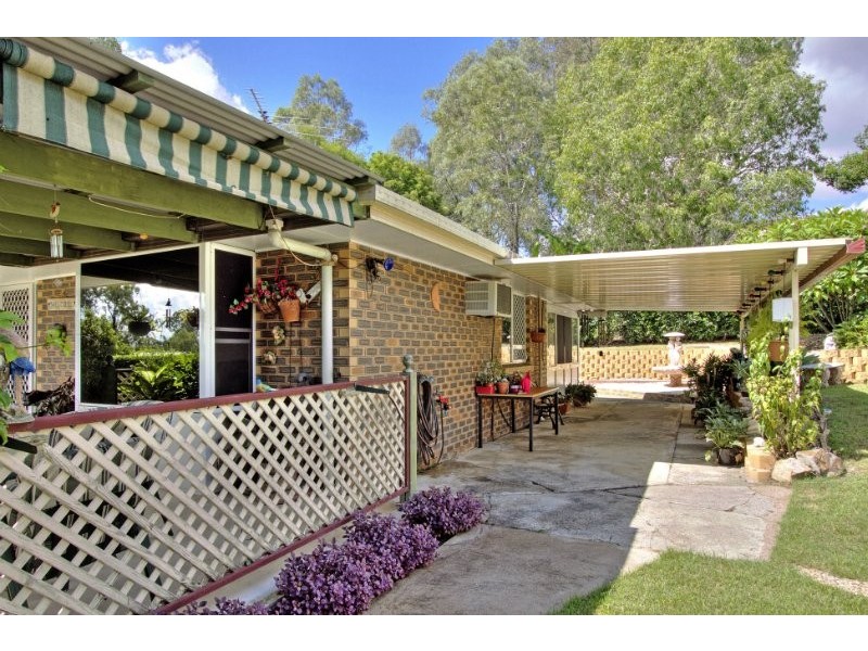 9 Avonmore Street, Edens Landing QLD 4207