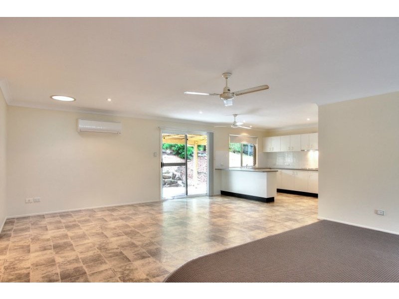 6 Magenta Court, Mount Warren Park QLD 4207