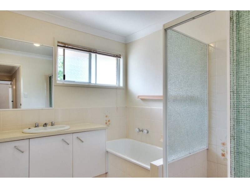 6 Magenta Court, Mount Warren Park QLD 4207