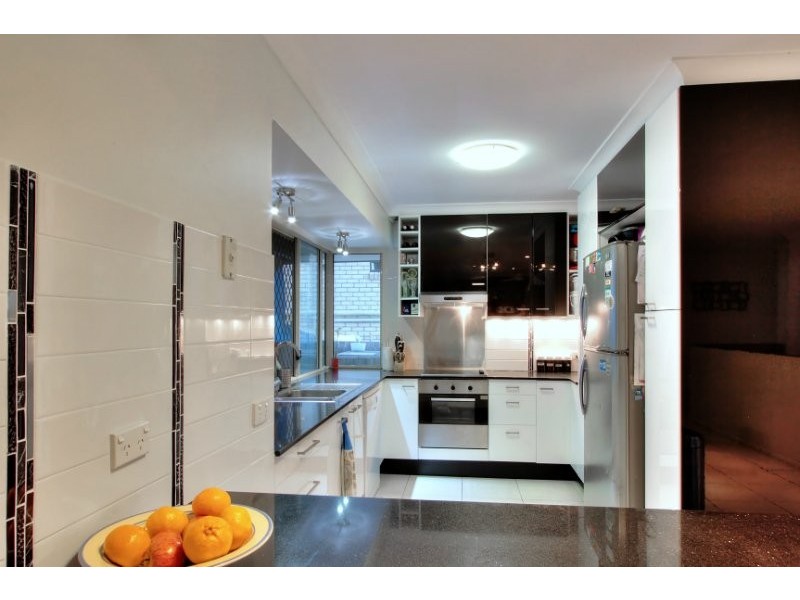 2 Vromans Court, Edens Landing QLD 4207