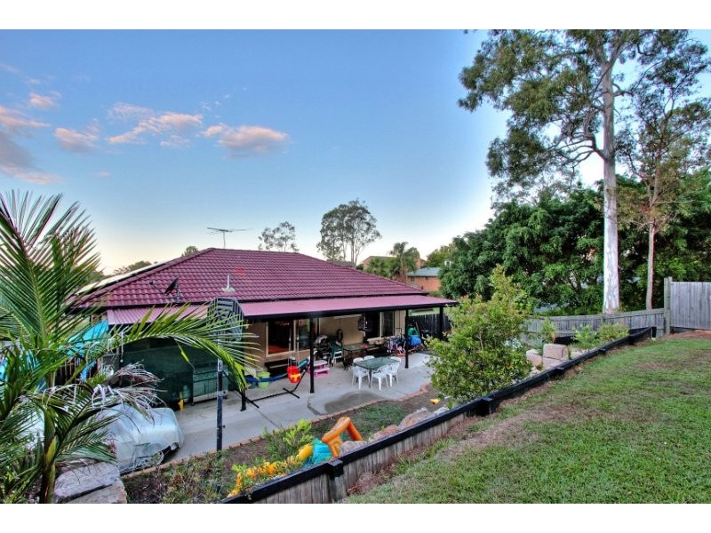 2 Vromans Court, Edens Landing QLD 4207