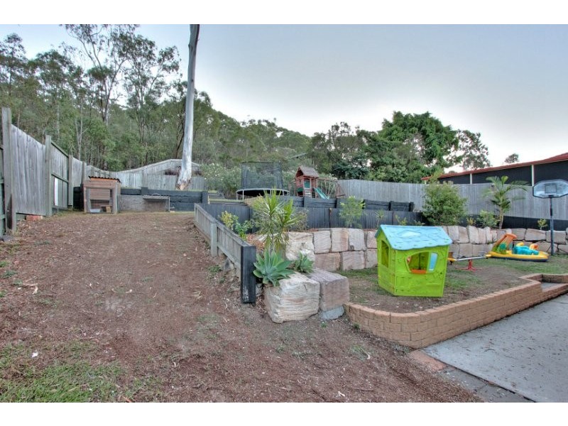 2 Vromans Court, Edens Landing QLD 4207