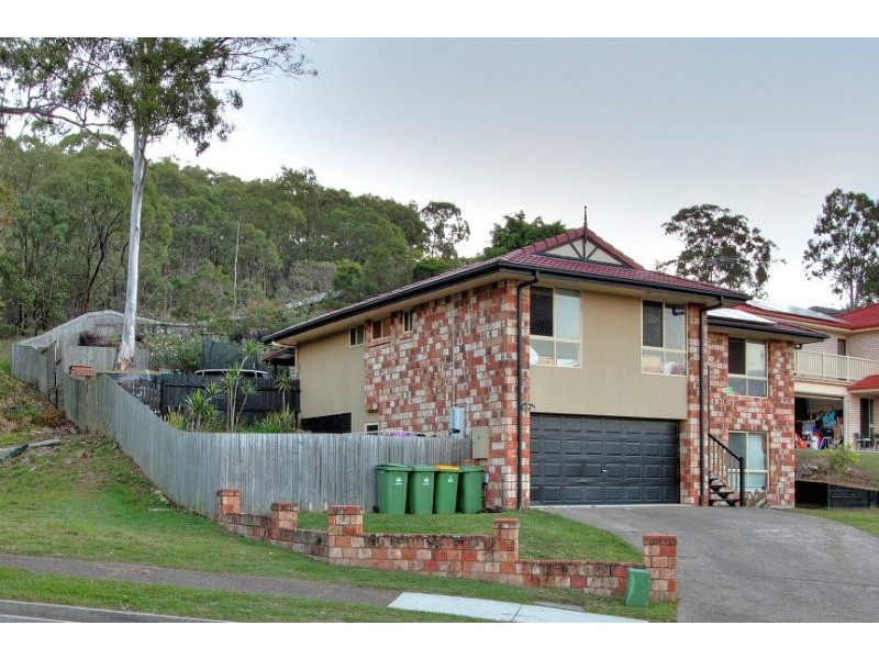 2 Vromans Court, Edens Landing QLD 4207