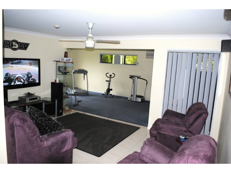 27 Lake Breeze Drive, Loganholme QLD 4129