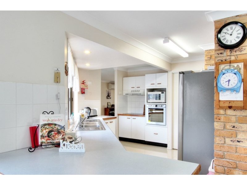 61 Ellendale Cres, Daisy Hill QLD 4127