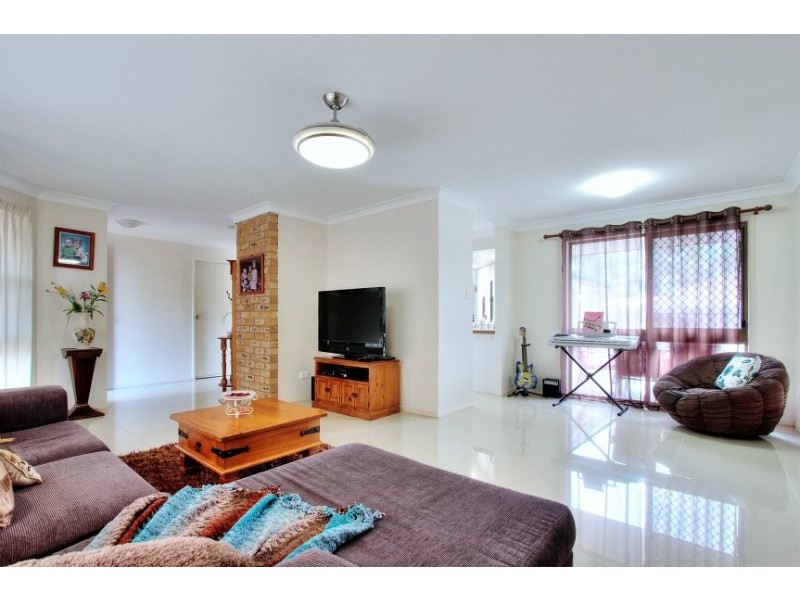 61 Ellendale Cres, Daisy Hill QLD 4127