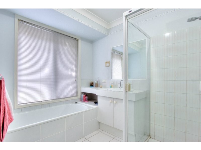 61 Ellendale Cres, Daisy Hill QLD 4127