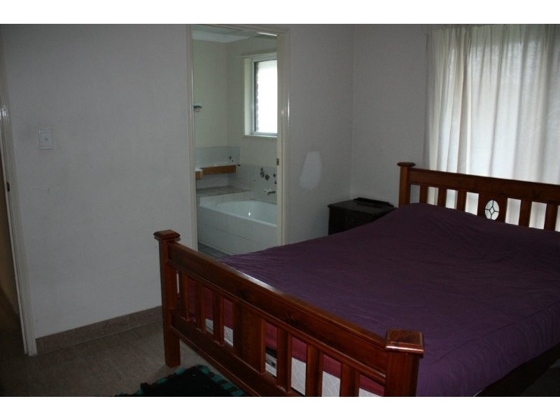 124 Castile Crescent, Edens Landing QLD 4207