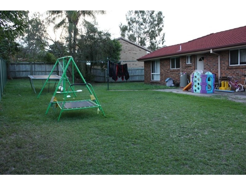 124 Castile Crescent, Edens Landing QLD 4207