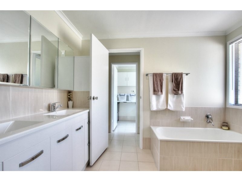 3 Lithgow Street, Loganholme QLD 4129