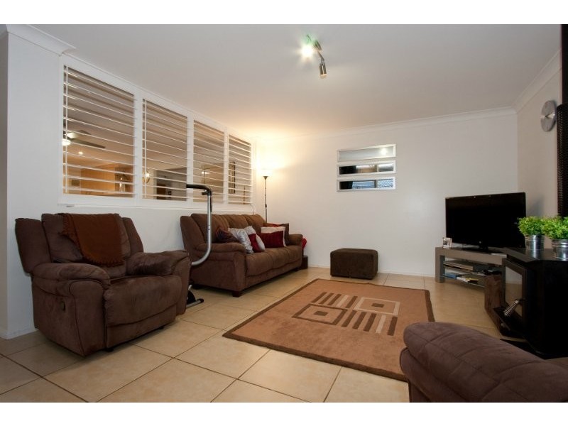 38 Lake Breeze Drive, Loganholme QLD 4129