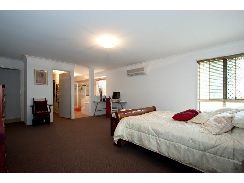 38 Lake Breeze Drive, Loganholme QLD 4129