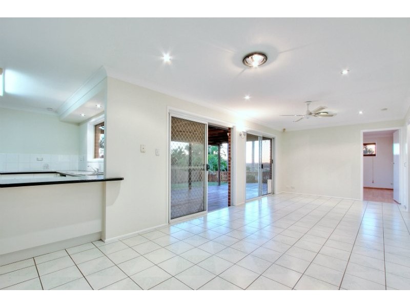 6 Meridian Ct, Tanah Merah QLD 4128