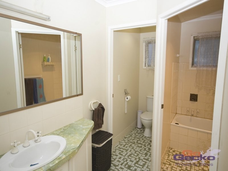 23 Langley Road, Camira QLD 4300