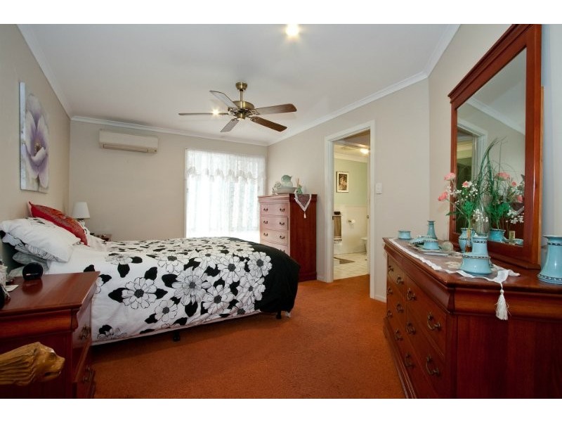 4 Labrador Court, Shailer Park QLD 4128