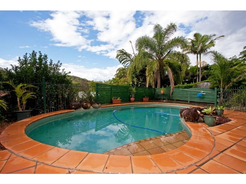 4 Labrador Court, Shailer Park QLD 4128