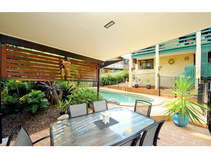 6 Jocelyn Grove, Springwood QLD 4127