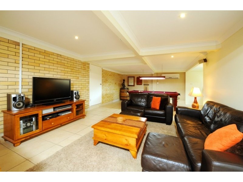 6 Jocelyn Grove, Springwood QLD 4127