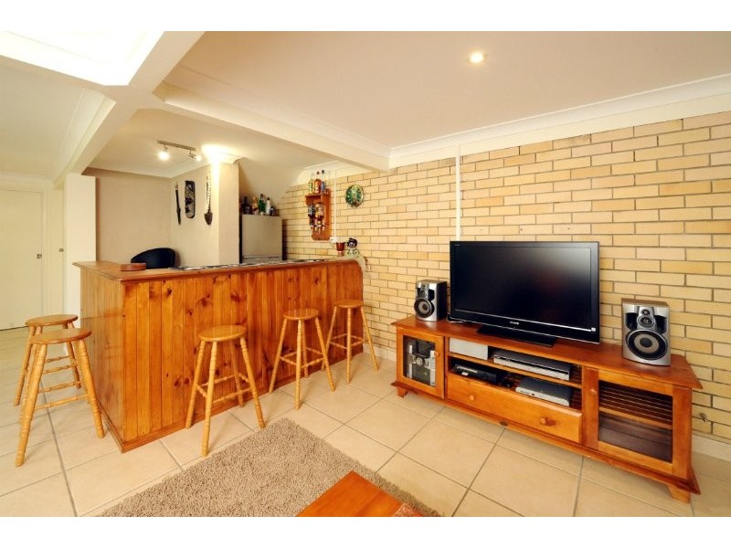 6 Jocelyn Grove, Springwood QLD 4127