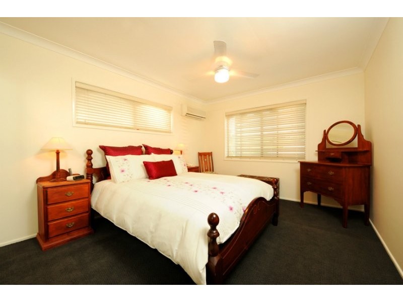 6 Jocelyn Grove, Springwood QLD 4127