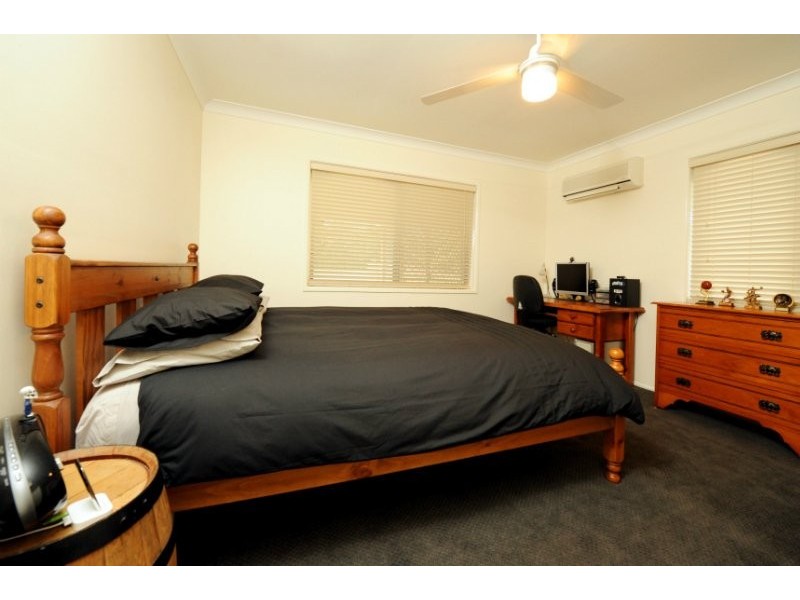 6 Jocelyn Grove, Springwood QLD 4127