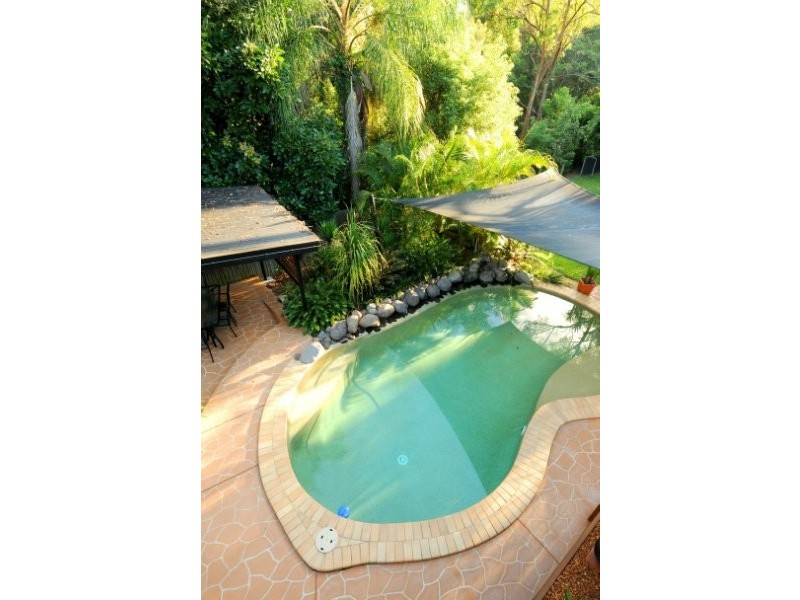 6 Jocelyn Grove, Springwood QLD 4127