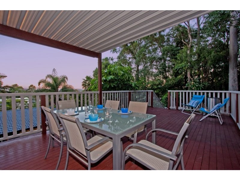 11 Holyoake Drive, Daisy Hill QLD 4127