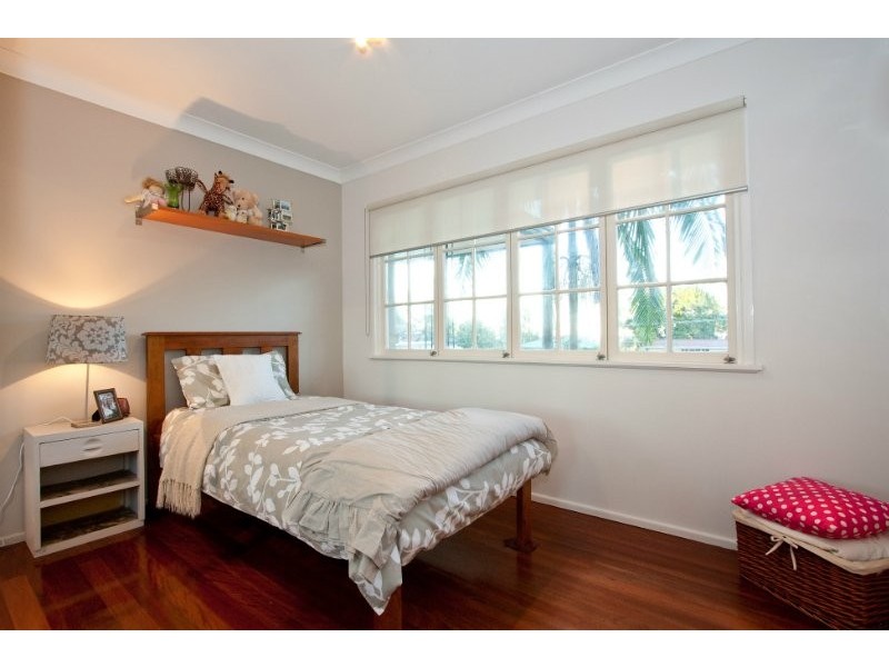 11 Holyoake Drive, Daisy Hill QLD 4127