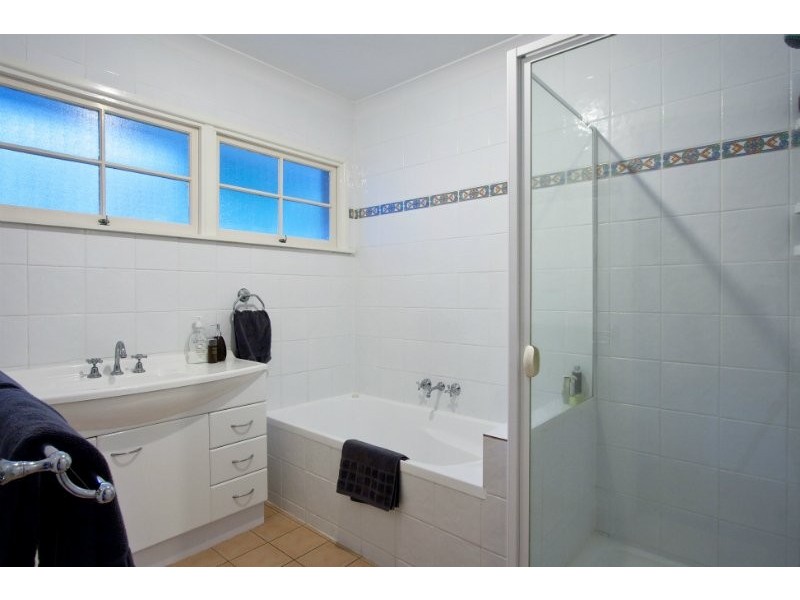 11 Holyoake Drive, Daisy Hill QLD 4127