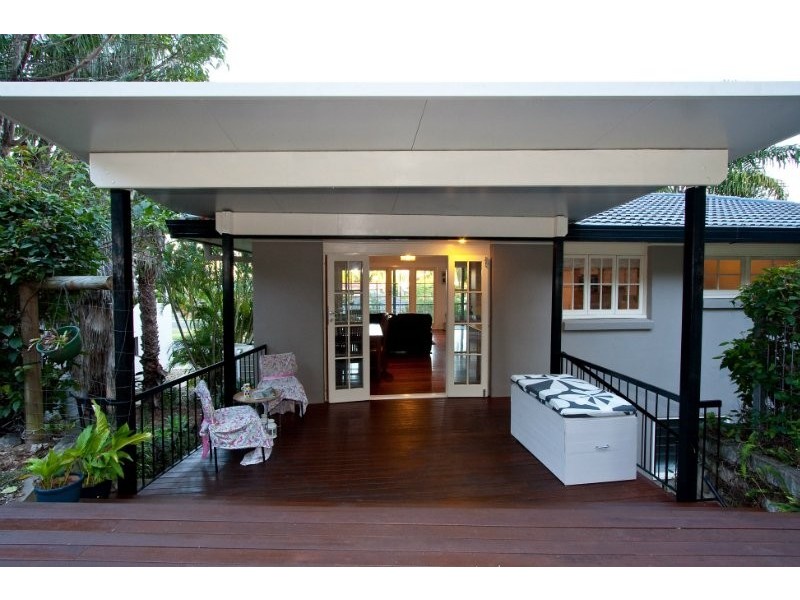 11 Holyoake Drive, Daisy Hill QLD 4127