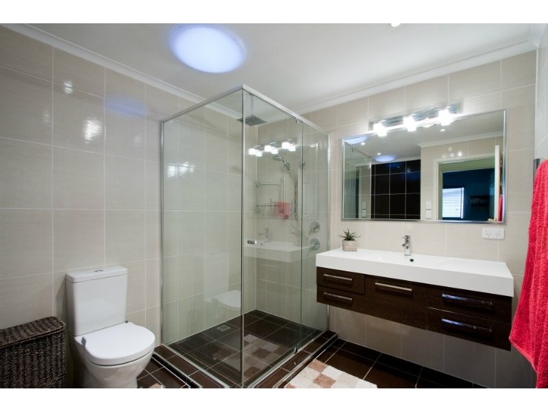 18 Mayflower Street, Daisy Hill QLD 4127