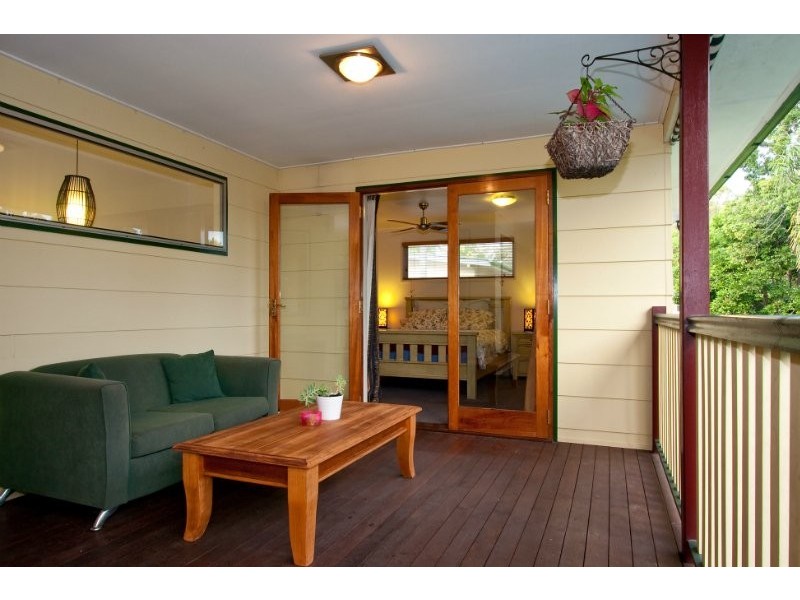 18 Mayflower Street, Daisy Hill QLD 4127