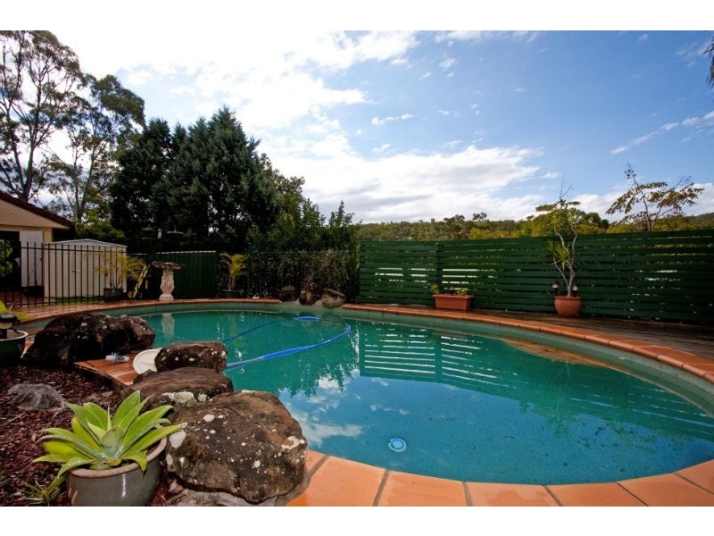 4 Labrador Court, Shailer Park QLD 4128