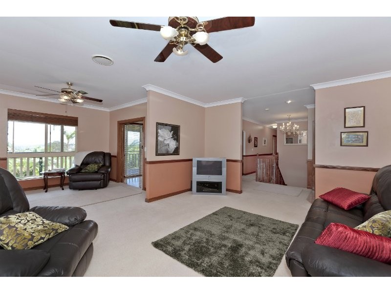 4 Elwyn Court, Springwood QLD 4127