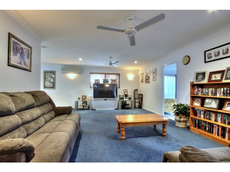 31 Lobelia Avenue, Daisy Hill QLD 4127